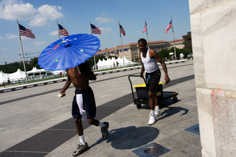 Heatwave threatens oppressive temperatures in much of US